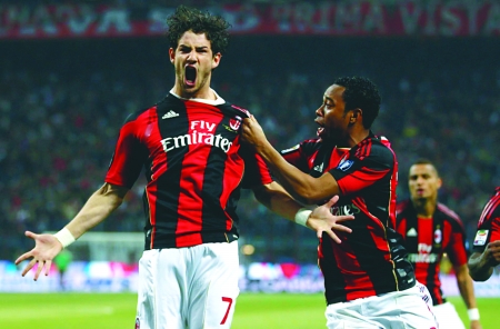  AC米兰德比战憾平对手,红黑军团错失登顶良机